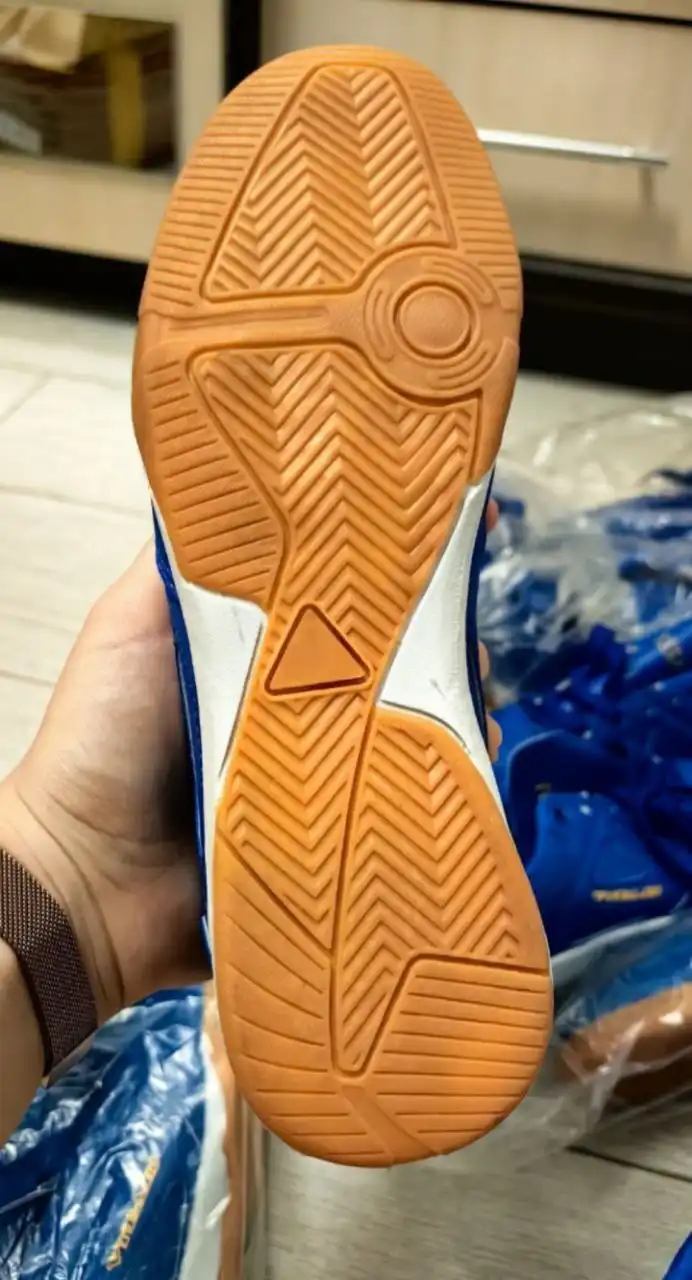 Продажа футзалок новых разных размеров - Обувь (Одежда) в Мытищи