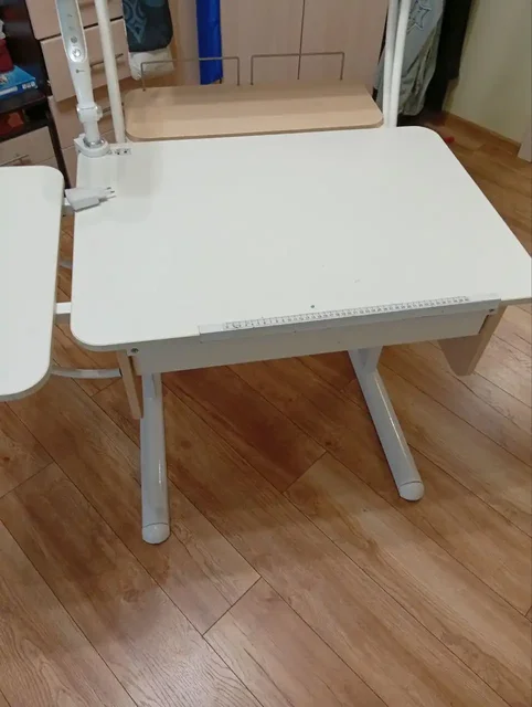 Растущая парта со стулом и полочкой - Конструкторы в Мытищи