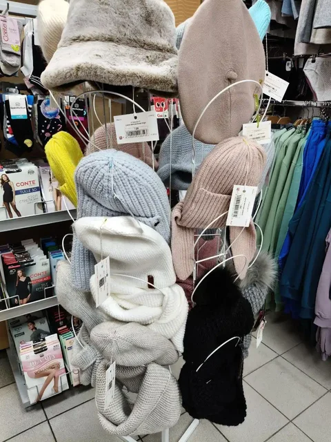 Распродажа женских шапок со скидкой 50% - частное объявление в Мытищи