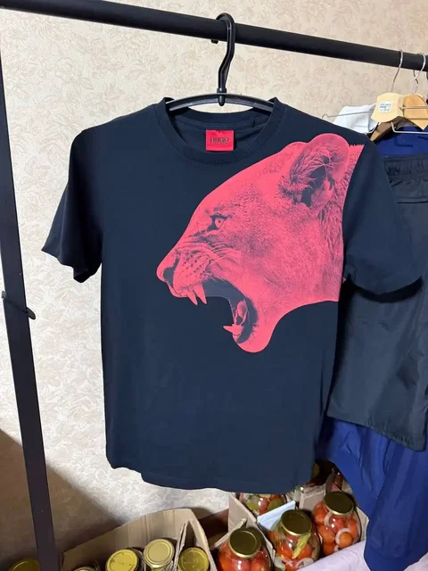 Продам футболку Hugo размер S - частное объявление в Мытищи