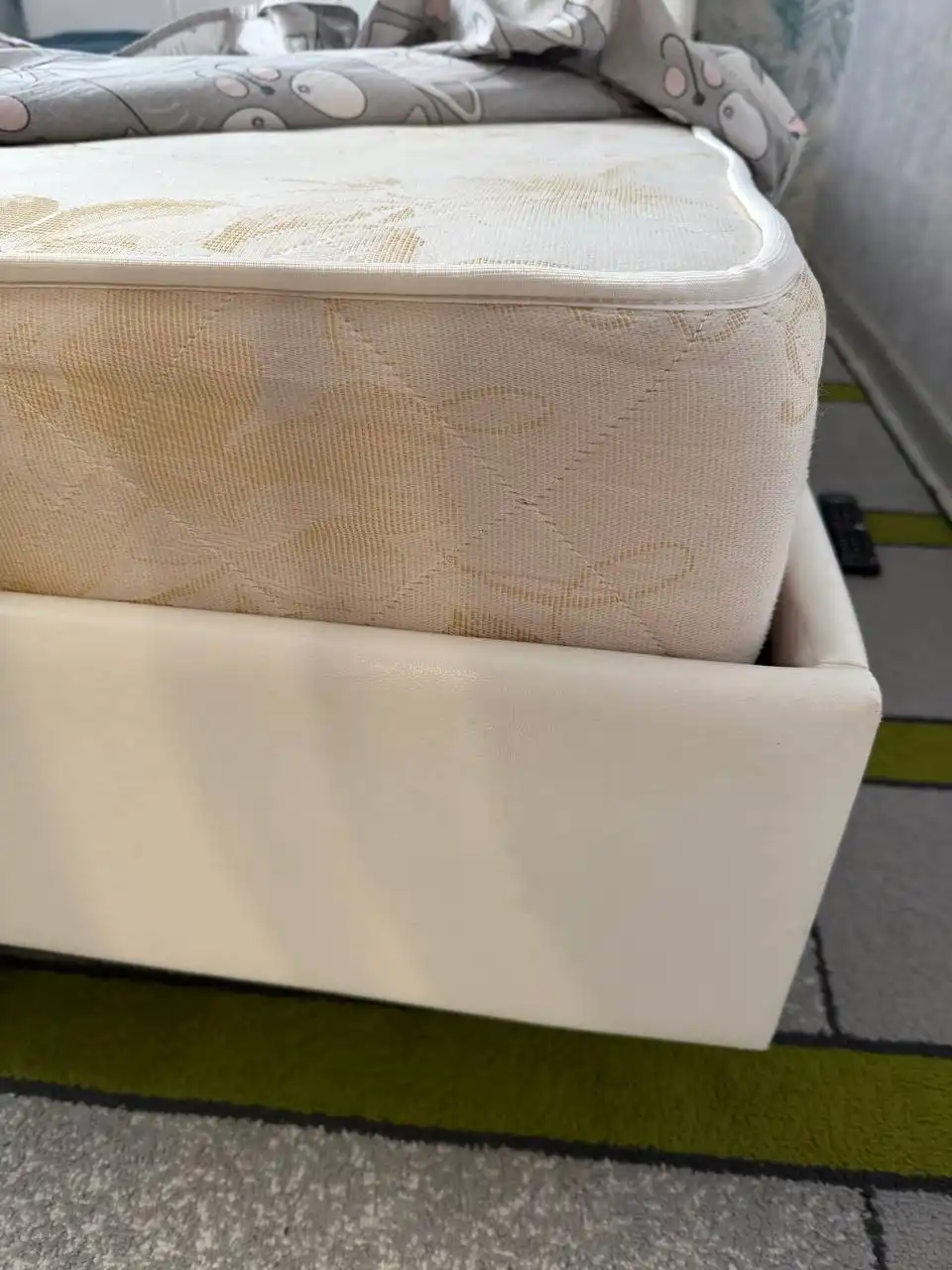 Продается кровать 140х200 с матрасом - Мебель (Барахолка) в Мытищи