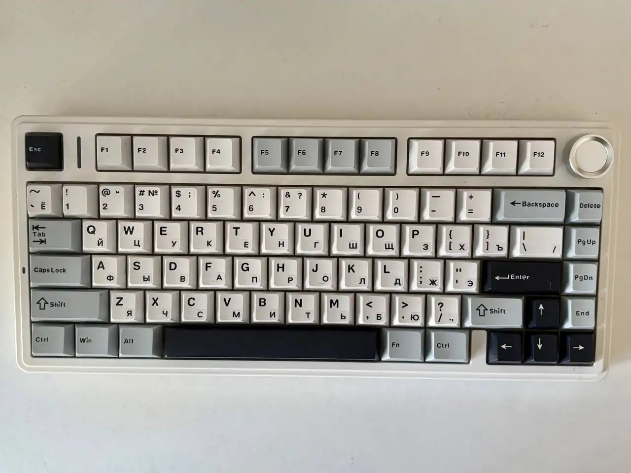 Клавиатура проводная с русской гравировкой - Компьютерная периферия (Электроника) в Мытищи
