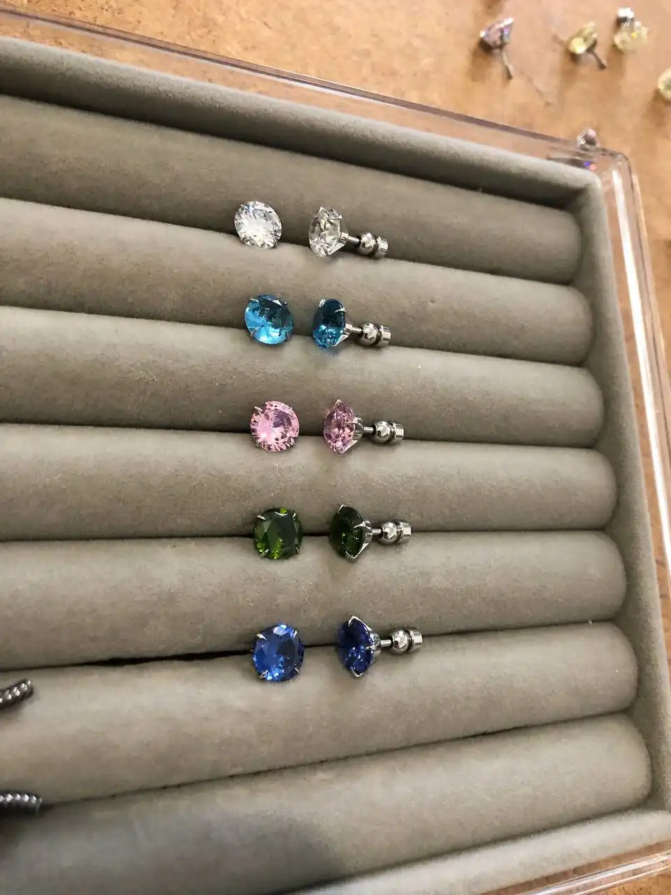 Украшения из нержавеющей стали с натуральными камнями - Украшения (Барахолка) в Мытищи