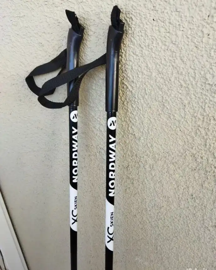 Лыжные палки Nordway Skien 135 см новые - Лыжи и сноуборд (Хобби и отдых) в Мытищи