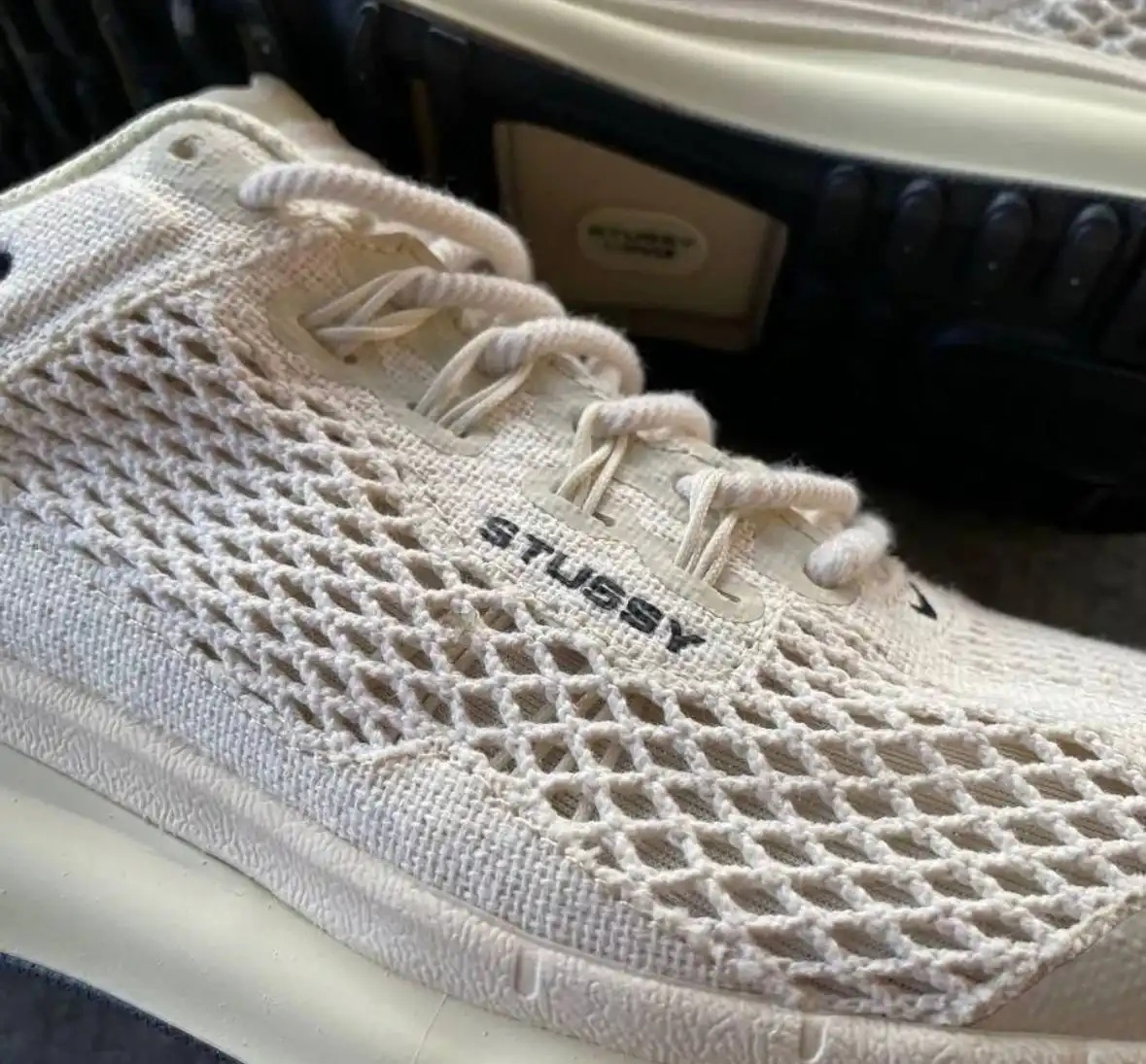 Кроссовки Nike AIR MAX 2013 x Stussy - Обувь (Одежда) в Мытищи