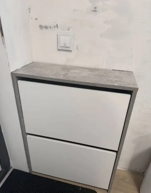 Стильная обувница в белом цвете с отделкой под бетон - Сантехника в Мытищи