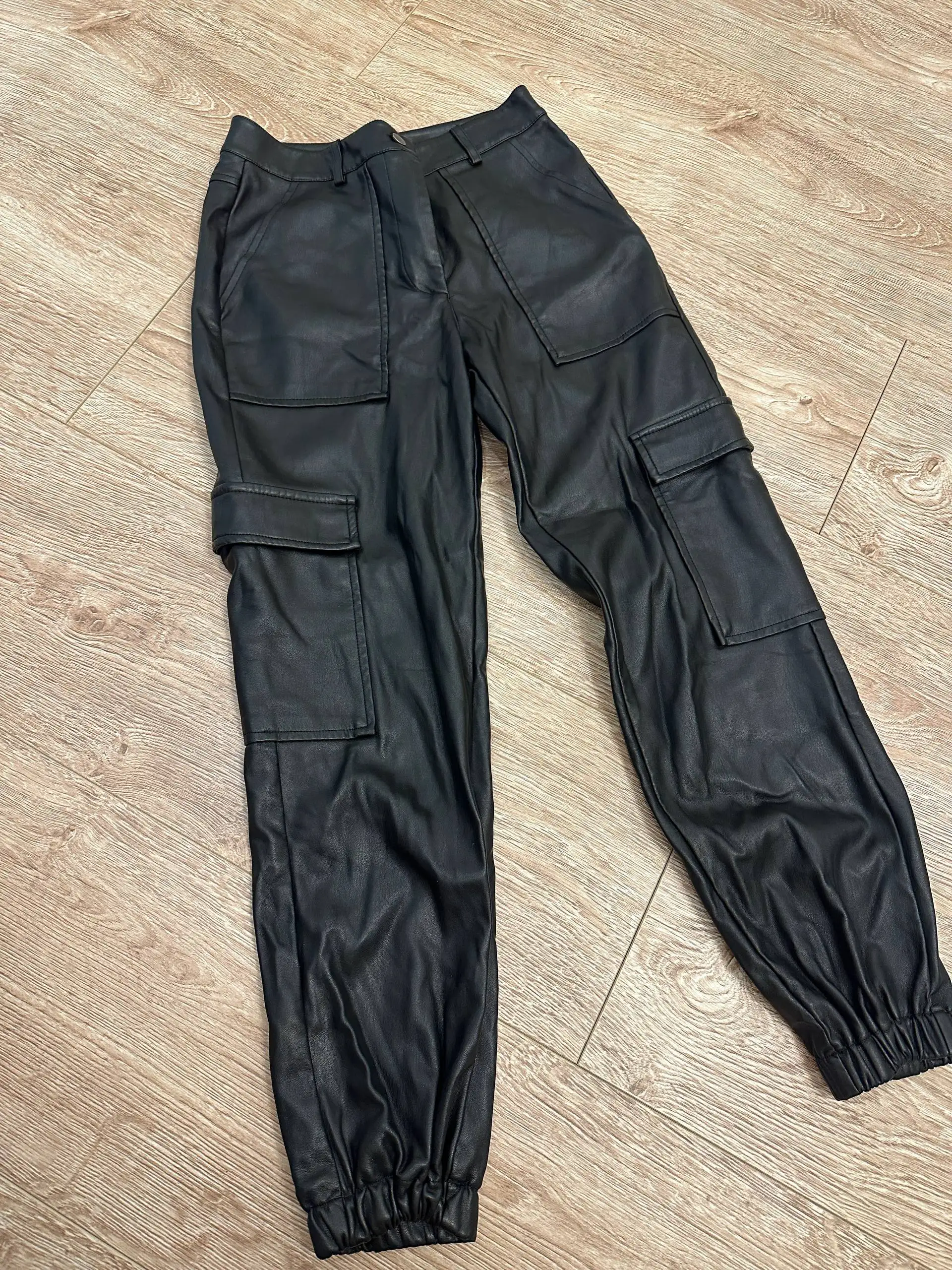 Куртка зимняя bershka, пальто olso brand, кожаные штаны zollo, костюм двойка - Верхняя одежда (Одежда) в Мытищи