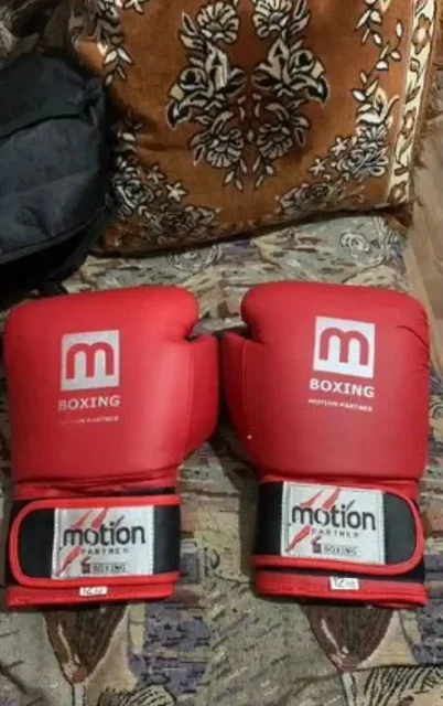 Боксерские перчатки 12 oz motion partner - Спорттовары в Мытищи