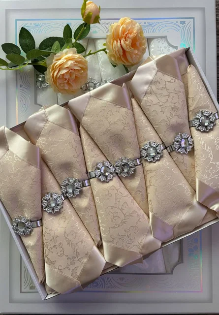 Скатерть с 8 салфетками в подарочной коробке - Текстиль в Мытищи