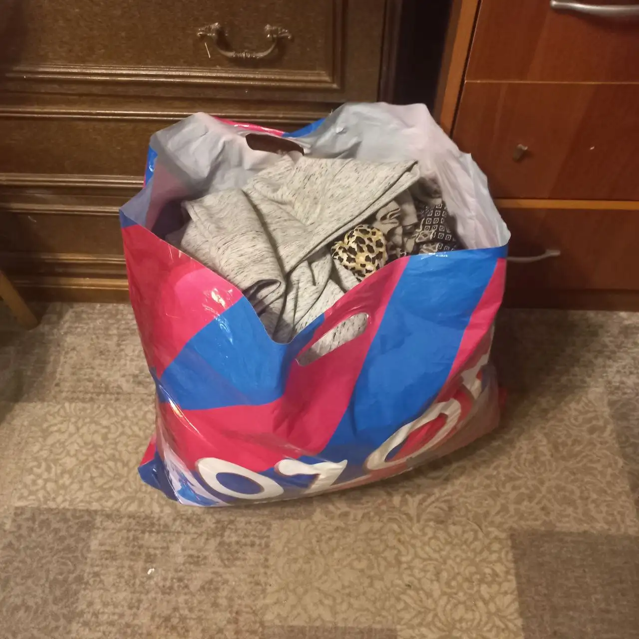 Продажа вещей: одежда, сумки, аксессуары - Одежда в Мытищи