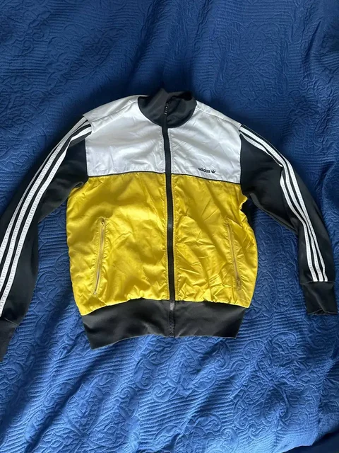 Олимпийка Adidas оригинал размер L с дефектом - частное объявление в Мытищи