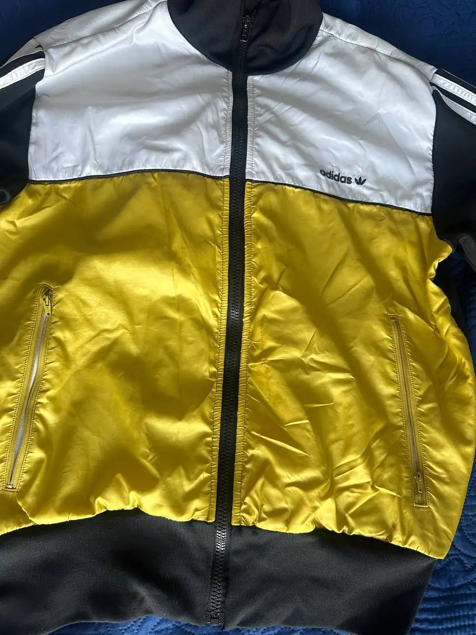 Олимпийка Adidas оригинал размер L с дефектом - Спортивная одежда (Одежда) в Мытищи