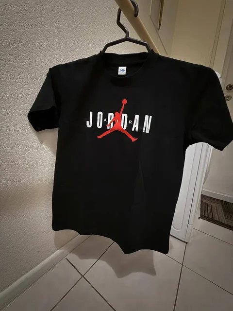 Чёрная футболка с логотипом Jordan размер 146-152 - Свадебная одежда в Мытищи