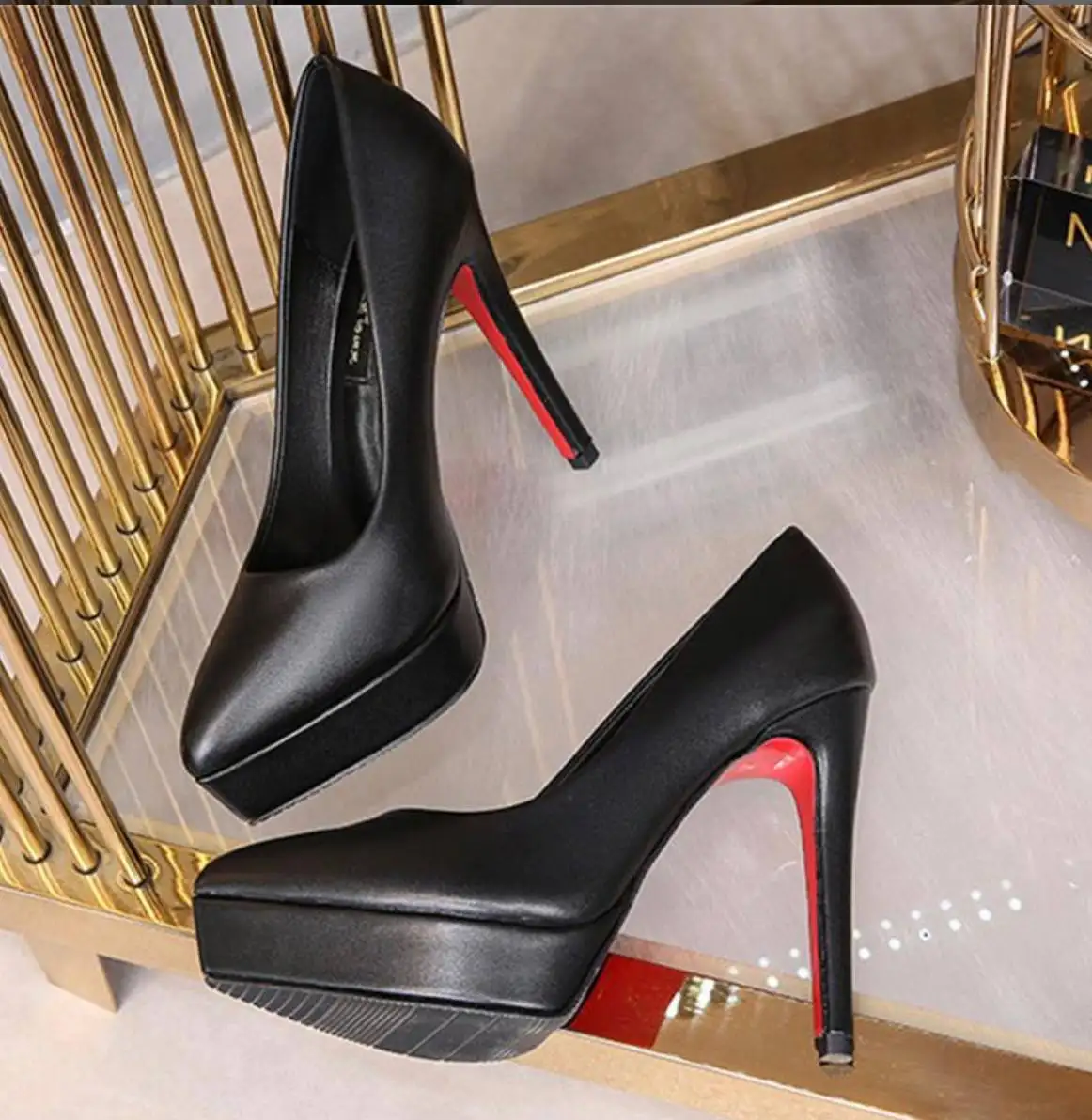 Туфли Christian Louboutin, размер 32, новые - Обувь (Одежда) в Мытищи