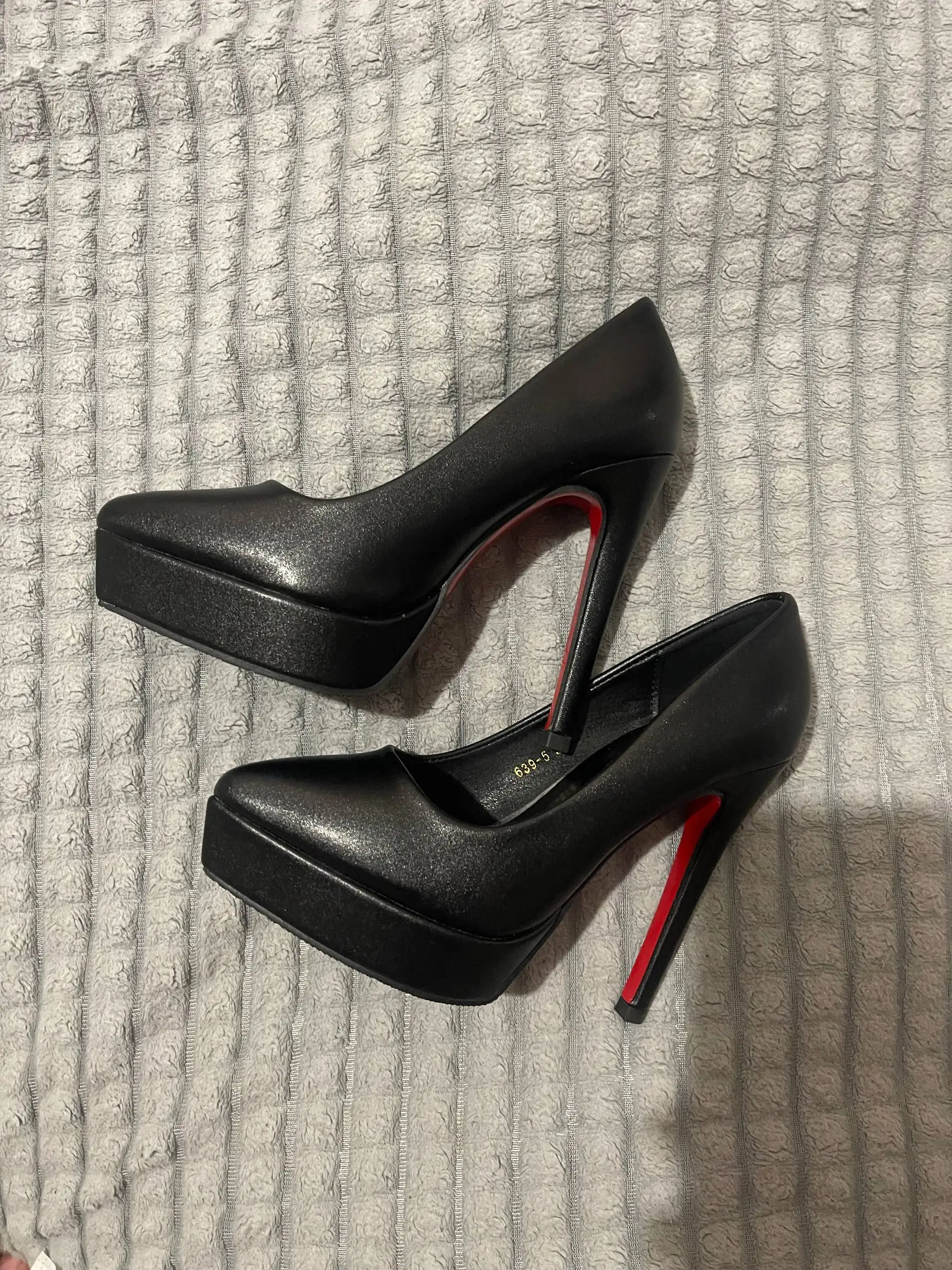 Туфли Christian Louboutin, размер 32, новые - Обувь (Одежда) в Мытищи