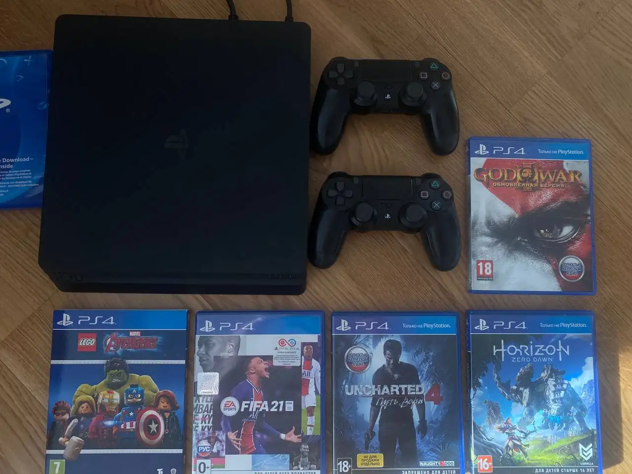 Продажа PS 4 Slim с джойстиками и играми - Игровые консоли (Электроника) в Мытищи