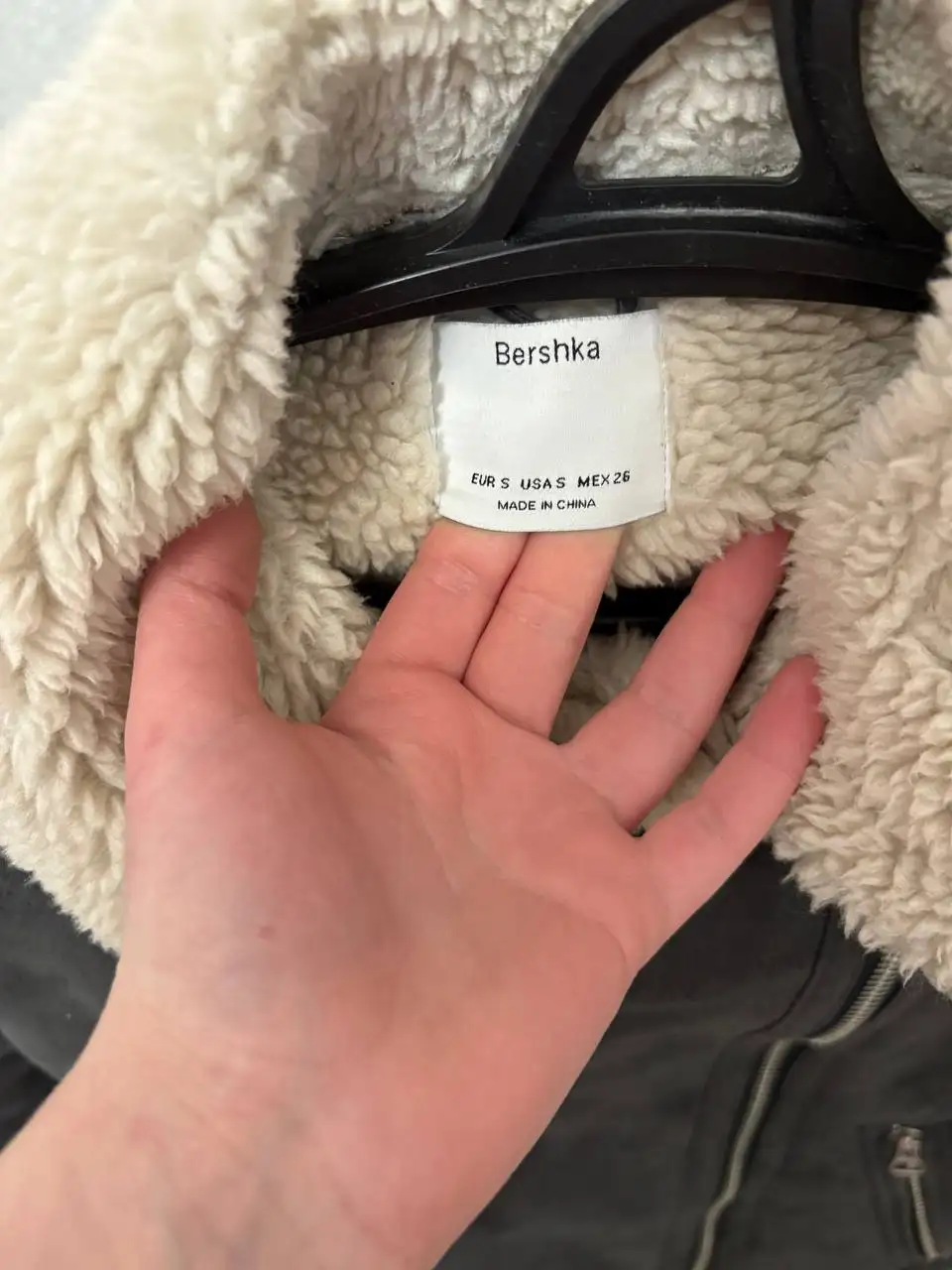 Продажа мужских и женских вещей пакетом в Мытищах - Барахолка в Мытищи