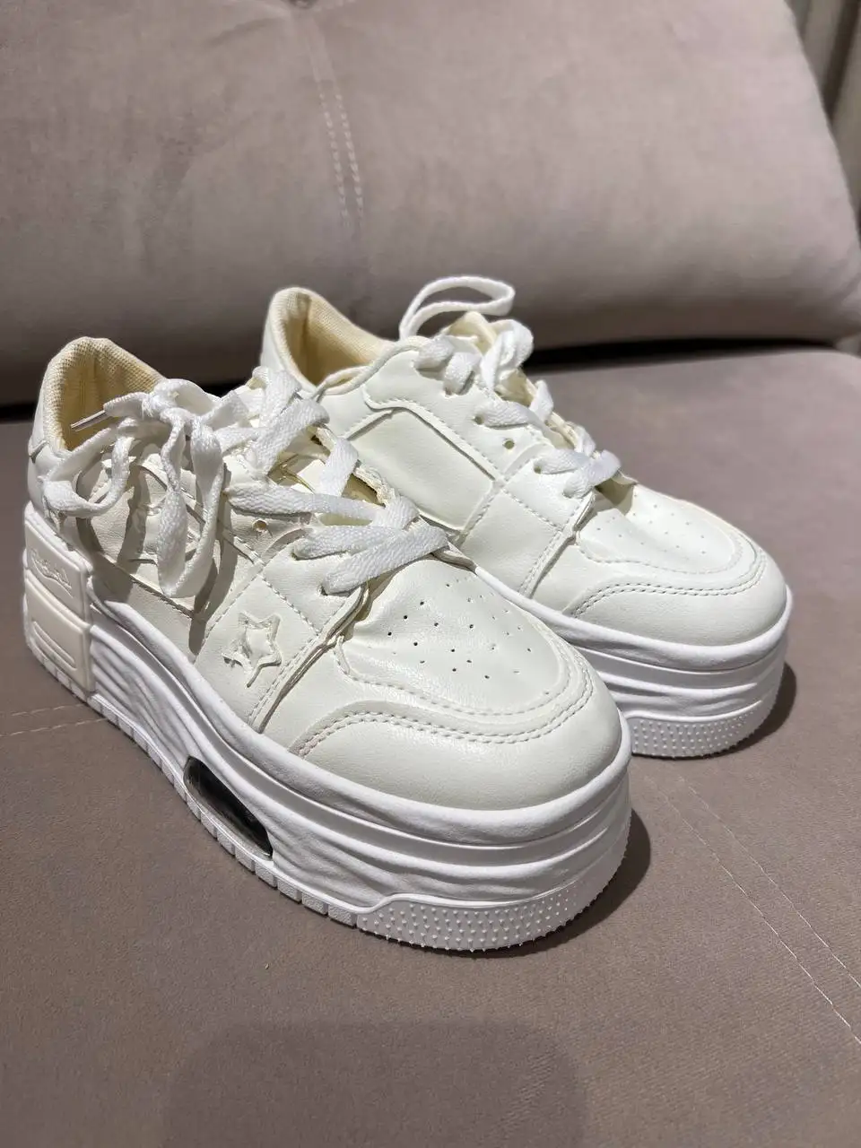 Новые кеды со стелькой 22,5 см - Обувь (Одежда) в Мытищи