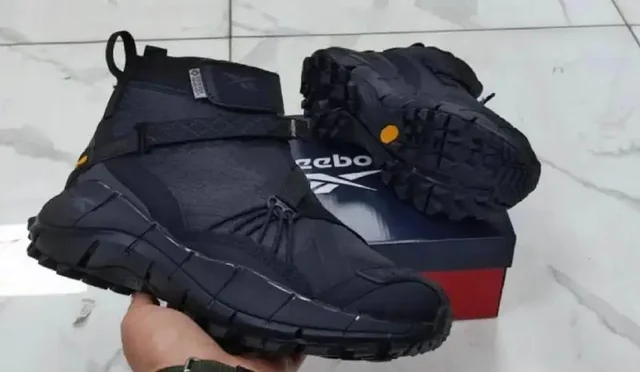 Продам высокие термо ботинки - Школьная форма в Мытищи