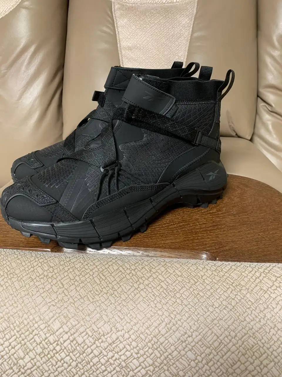 Продам высокие термо ботинки - Обувь (Одежда) в Мытищи
