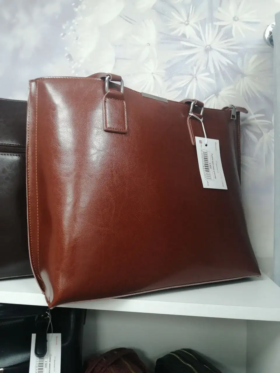 Кожаные сумки к 8 марта со скидкой - Сумки (Одежда) в Мытищи