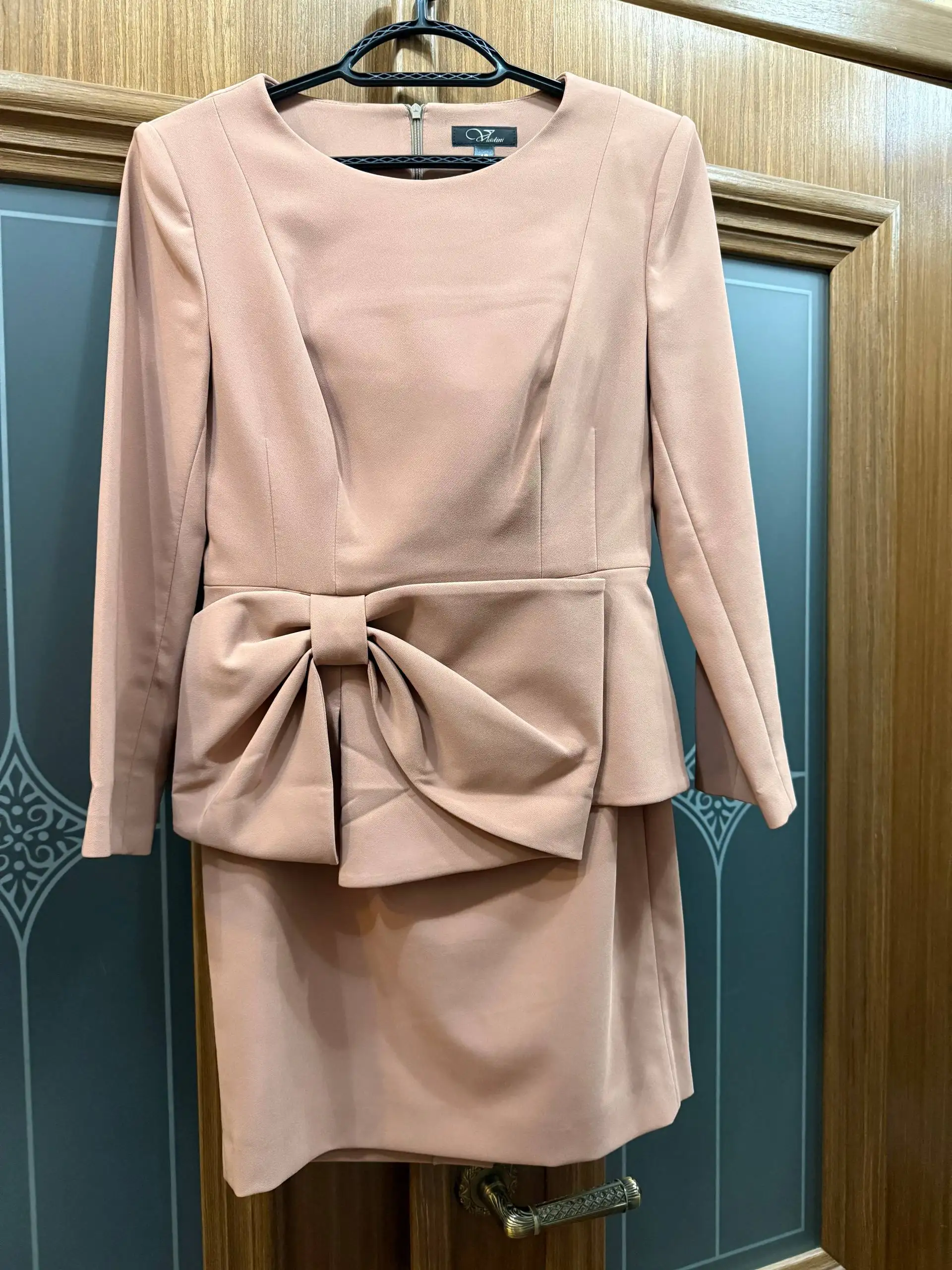 Продажа одежды 42 размера в отличном состоянии - Одежда в Ивантеевка