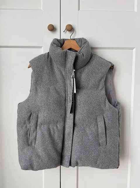 Утепленный жилет новый размер 44-46 - Верхняя одежда в Мытищи