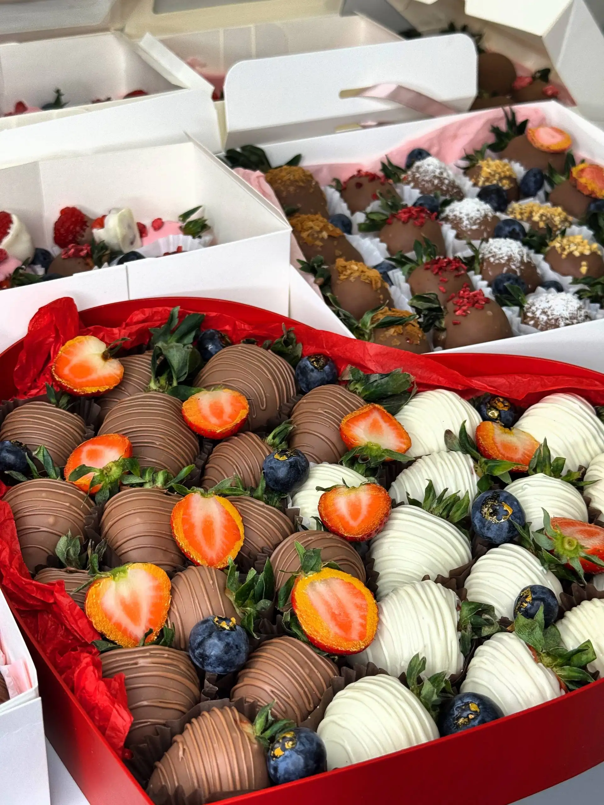 Клубника и ягоды в бельгийском шоколаде - Продукты питания (Барахолка) в Мытищи