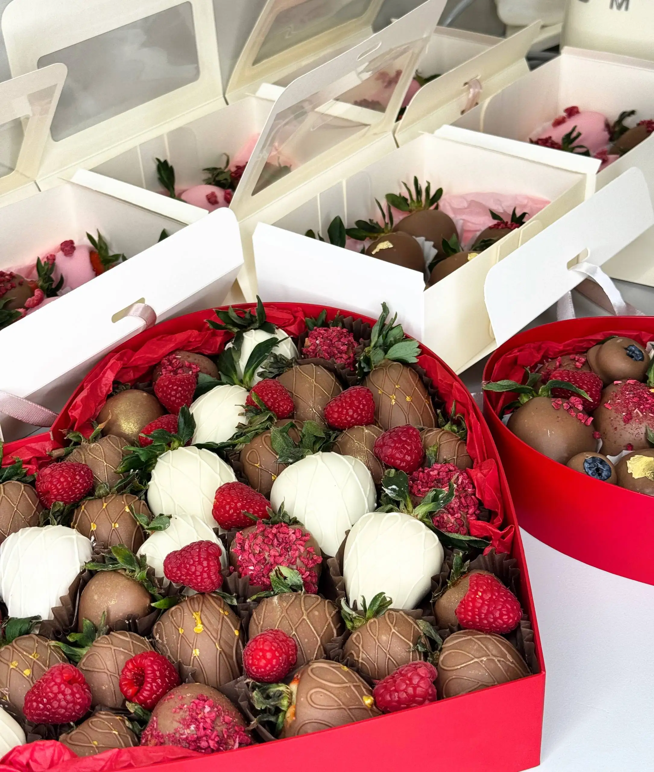 Клубника и ягоды в бельгийском шоколаде - Продукты питания (Барахолка) в Мытищи