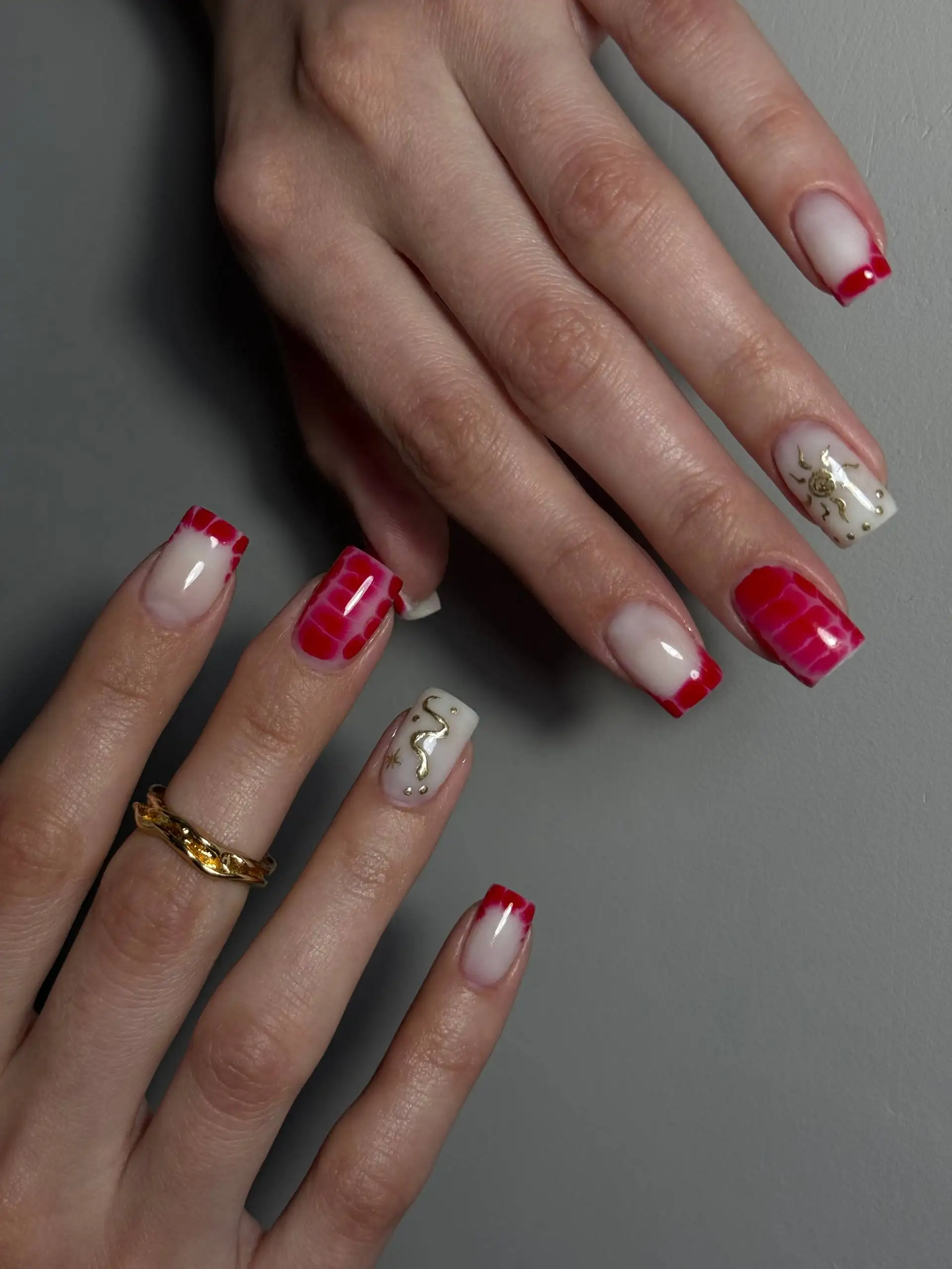 Приглашение моделей на маникюр для портфолио - Красота (маникюр) (Услуги) в Мытищи