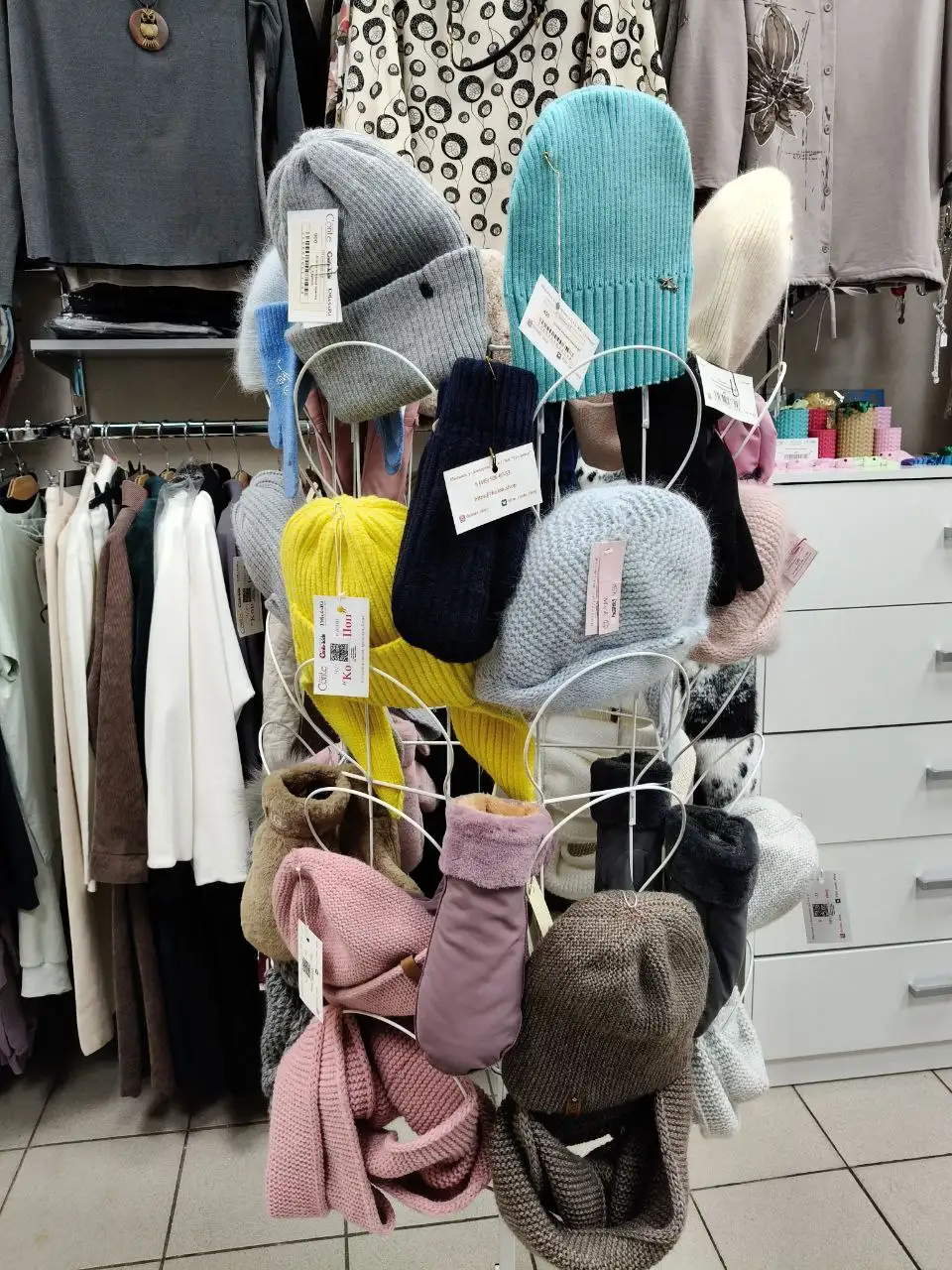 Ликвидация магазина женской одежды в Мытищах - Женская одежда (Одежда) в Мытищи