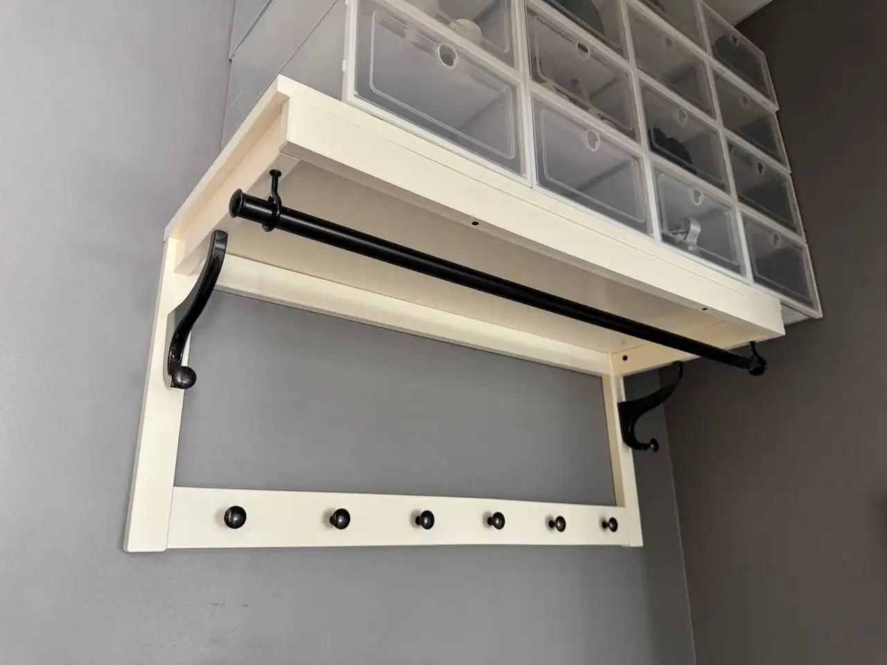 Настенное вешало с небольшим дефектом - Барахолка в Мытищи