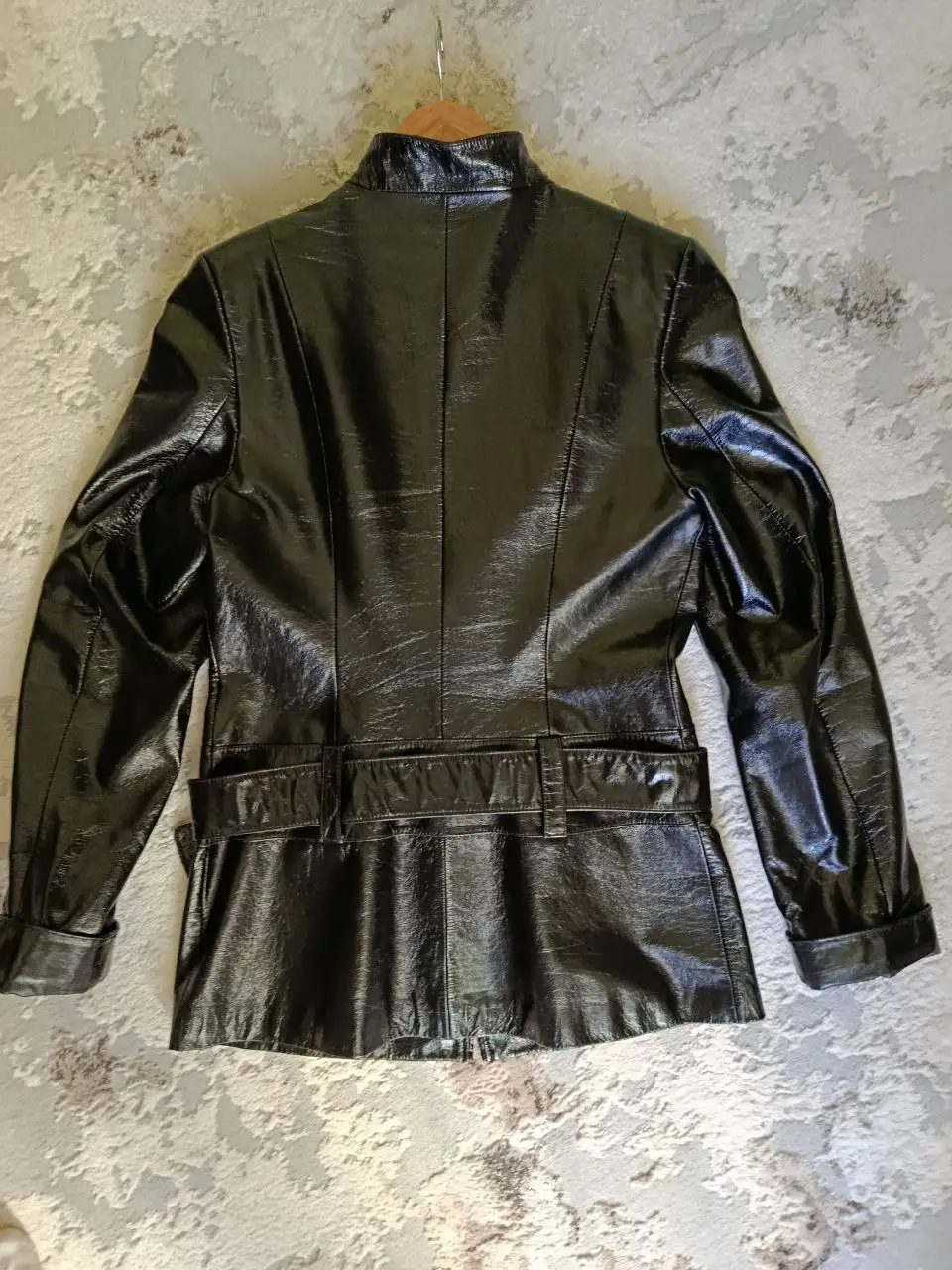 Куртка из натуральной лакированной кожи 42 размера - Верхняя одежда (Одежда) в Мытищи