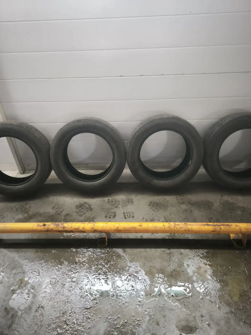 Продажа 4 шин Dunlop SP Sport LM704 215/60/R17 - Шины и диски (Запчасти) в Мытищи