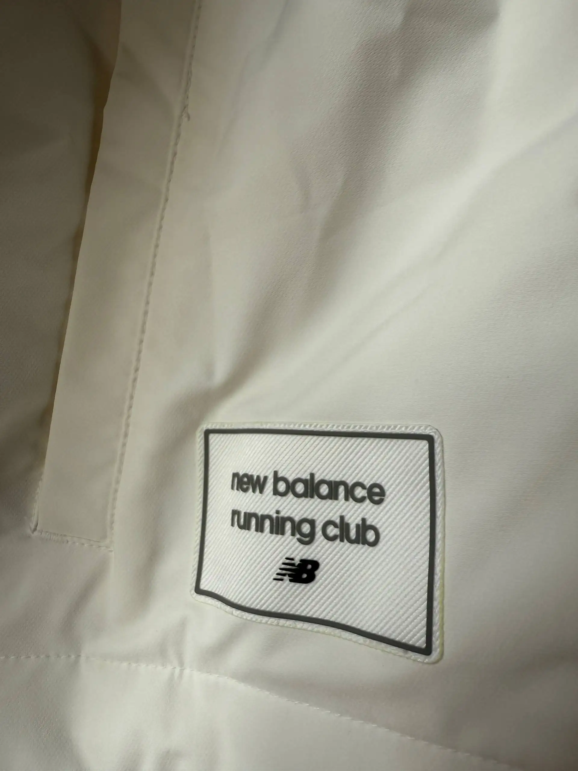 Ветровка женская New Balance новая оригинальная - Верхняя одежда (Одежда) в Мытищи