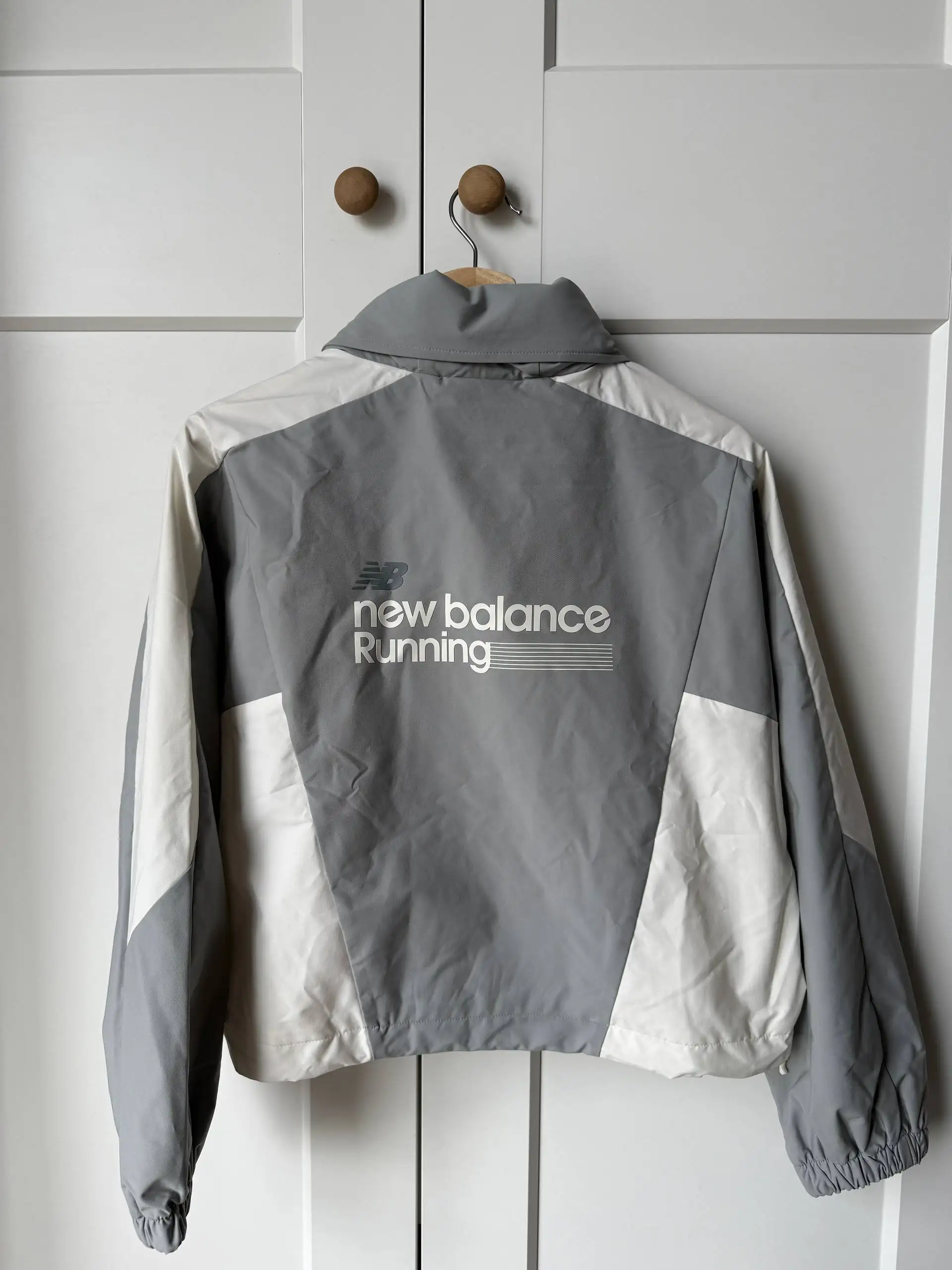 Ветровка женская New Balance новая оригинальная - Верхняя одежда (Одежда) в Мытищи