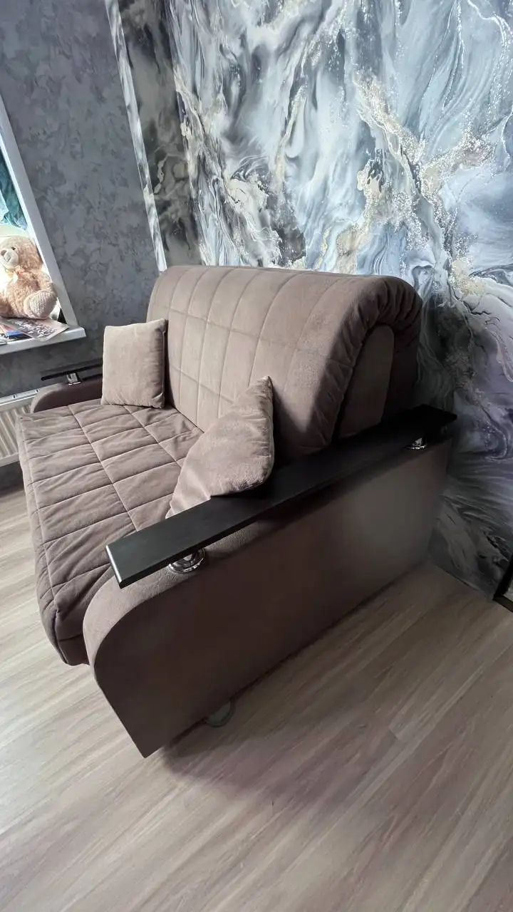 Продажа дивана-кровати с механизмом аккордеон - Мебель (Для дома и дачи) в Мытищи