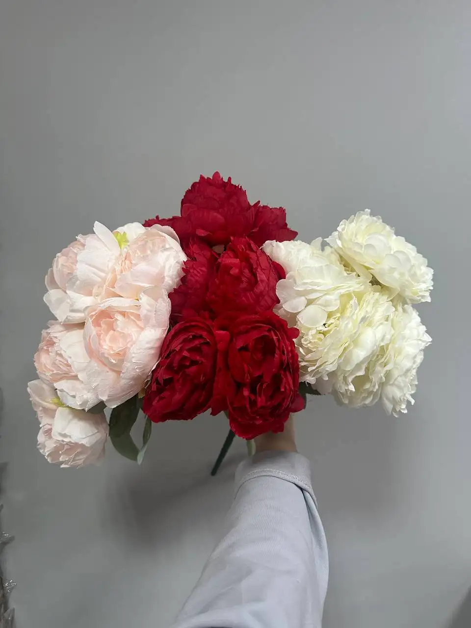 Букеты искусственных роз или пионов - Цветы (Барахолка) в Мытищи