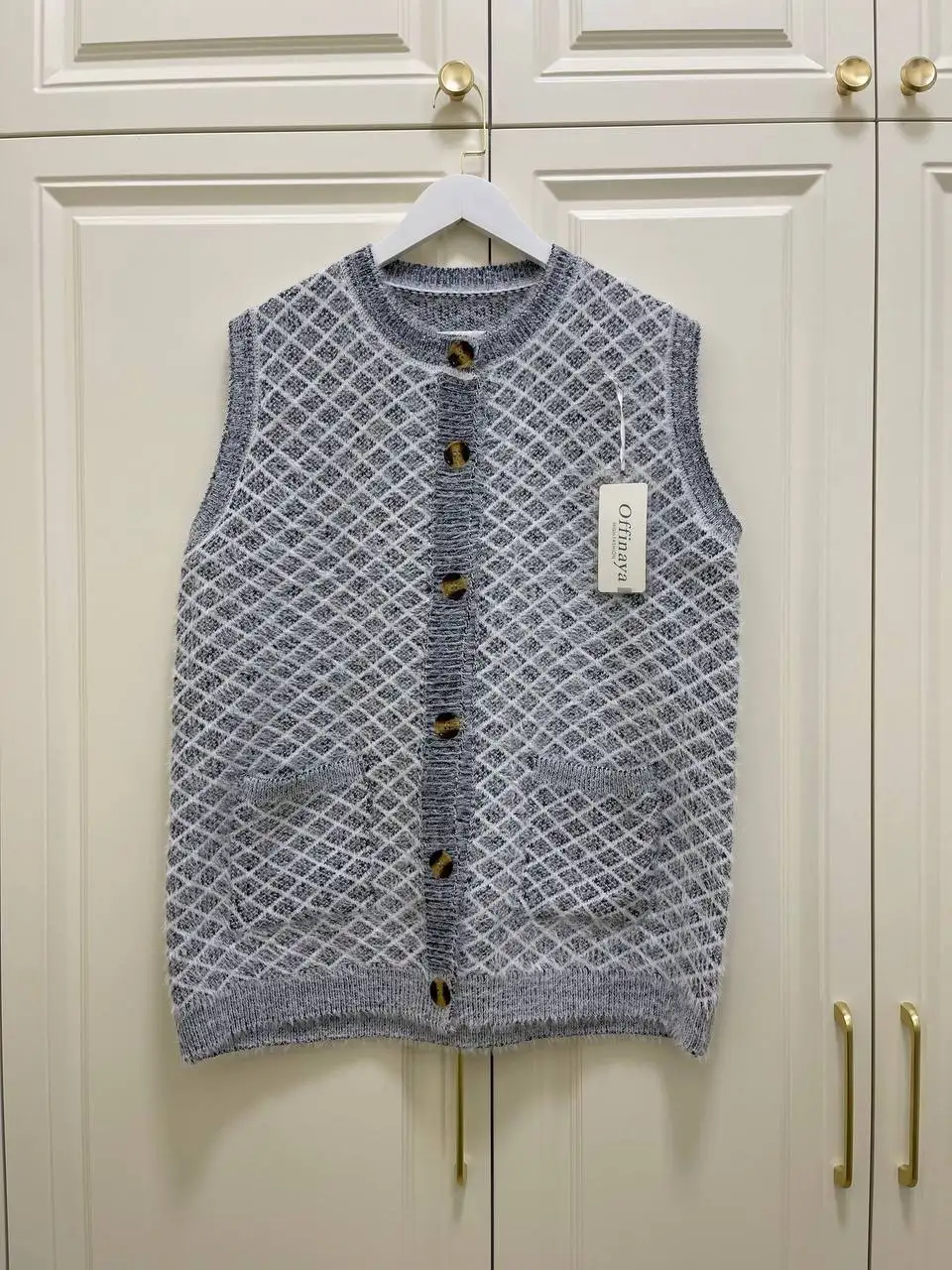 Новая теплая жилетка - Верхняя одежда (Одежда) в Мытищи