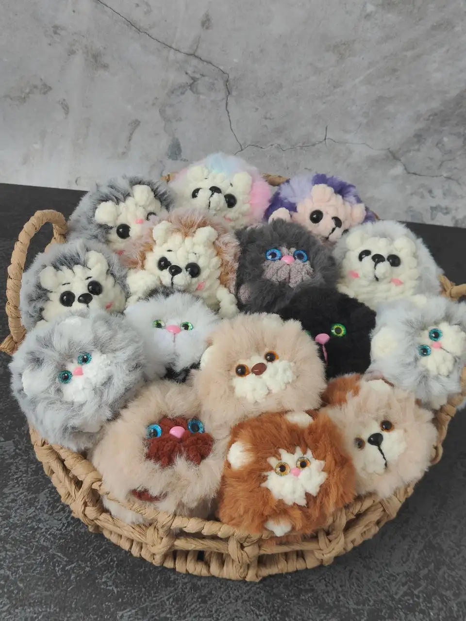 Продаются вязанные игрушки из мохнатой пряжи - Хендмейд игрушки (Барахолка) в Мытищи