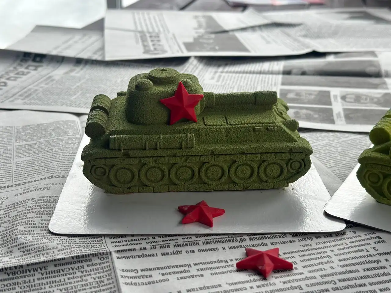 Тематический бенто торт «Танки» к 9 мая - Изготовление тортов на заказ (Услуги) в Мытищи