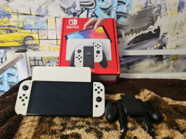 Nintendo Switch OLED 64GB белый б/у - Блоки питания в Мытищи