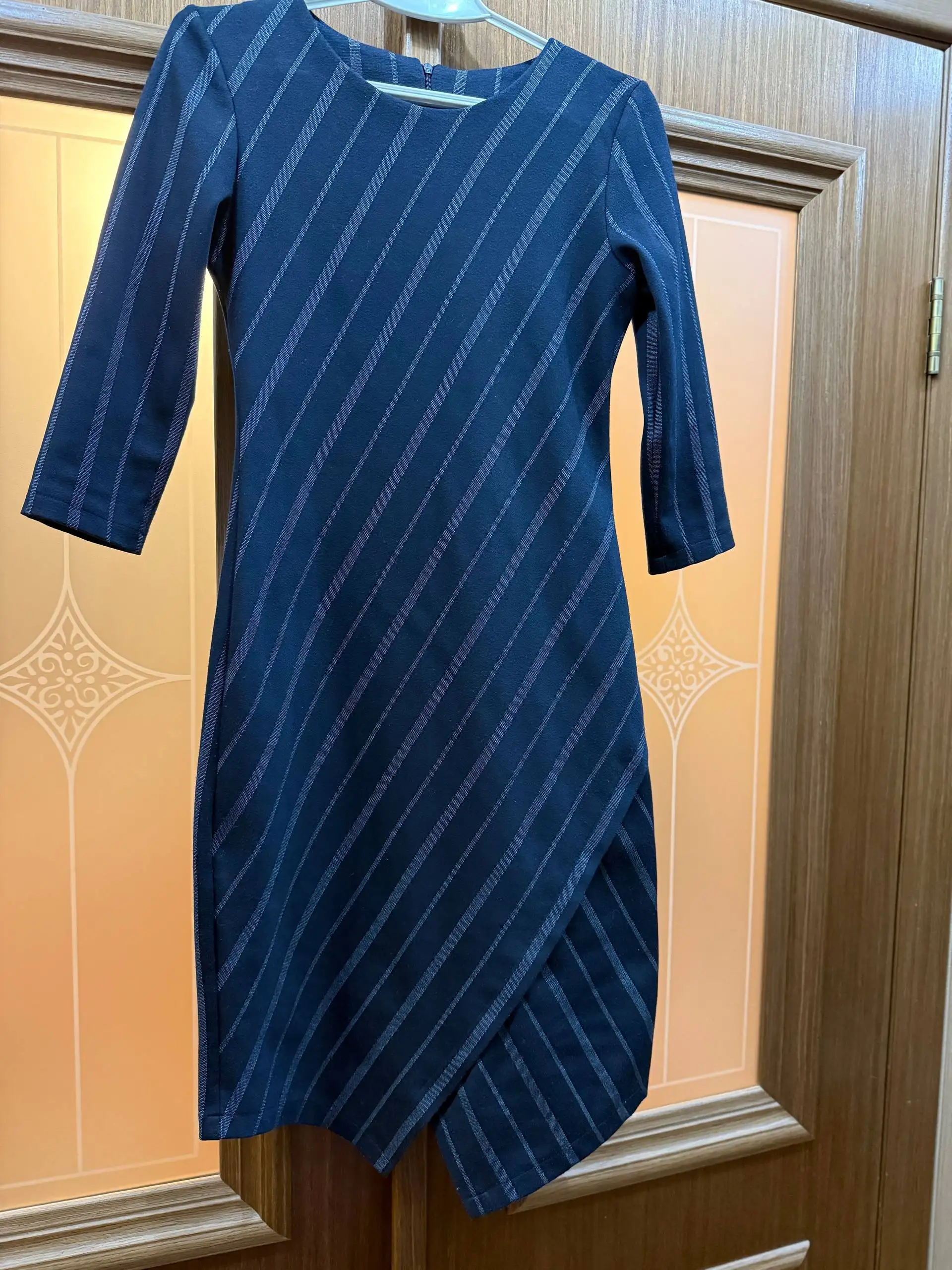 Продам платья и костюм - Женская одежда (Одежда) в Ивантеевка