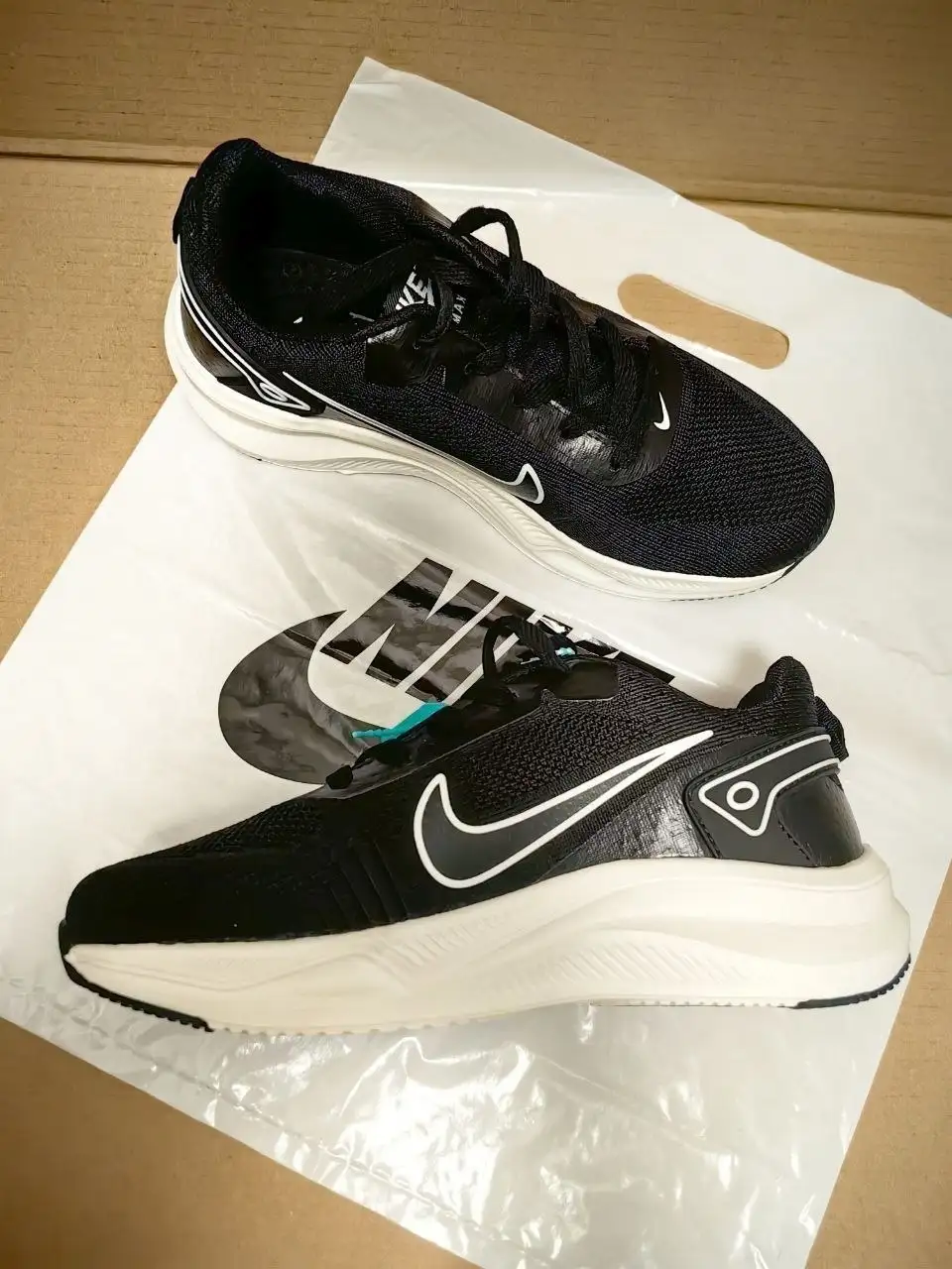 Продажа новых кроссовок Nike Air Max - Обувь (Одежда) в Мытищи