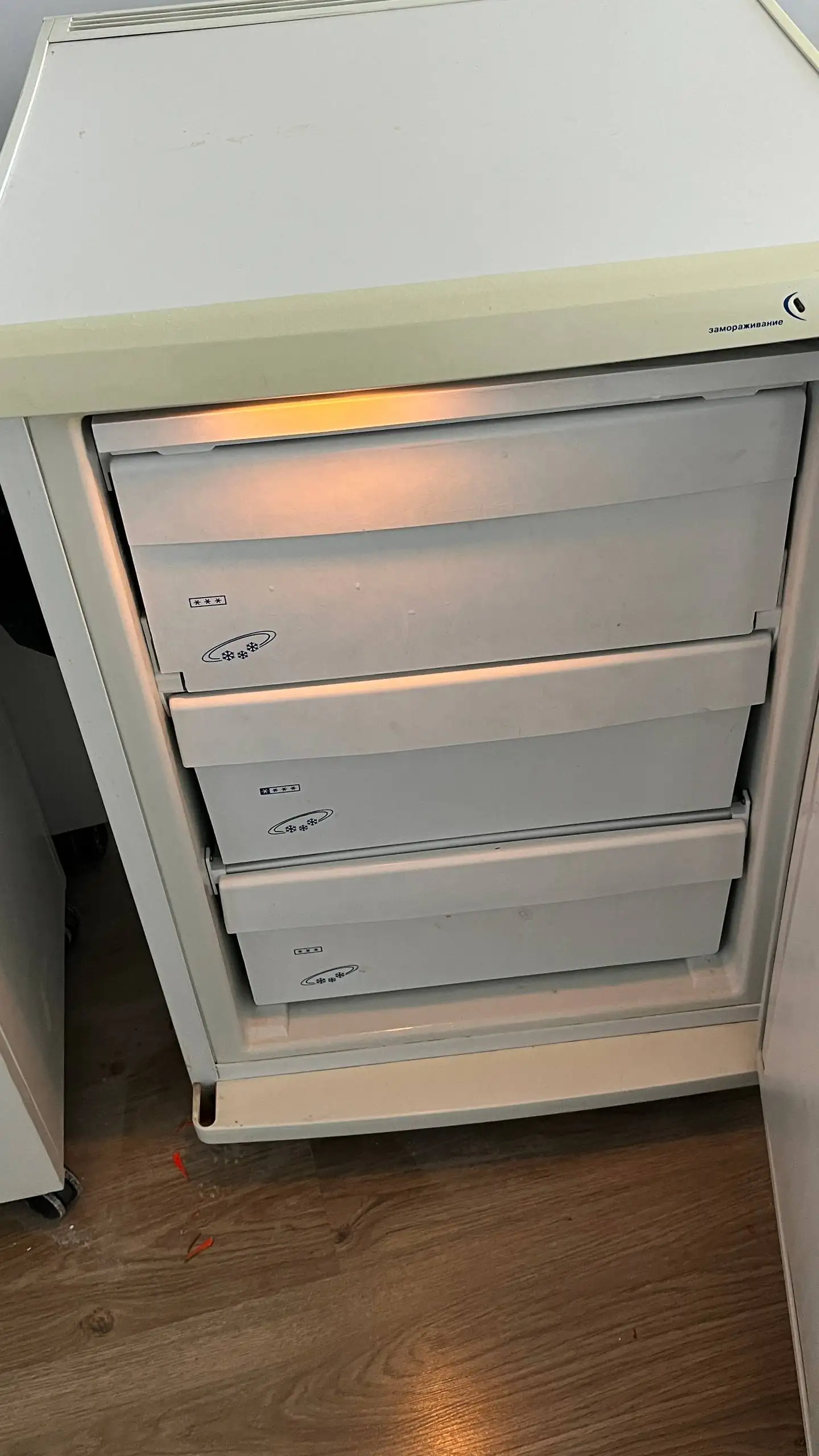 Морозилка с 3 ящиками - Бытовая техника (Барахолка) в Мытищи