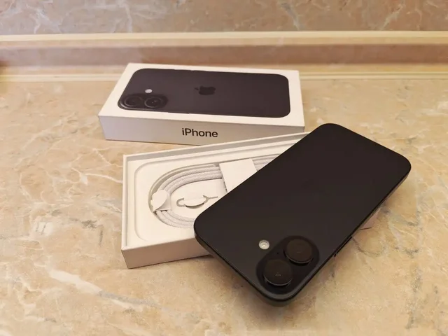 iPhone 16 256GB в идеале + AirPods 4 (копия) - частное объявление в Мытищи