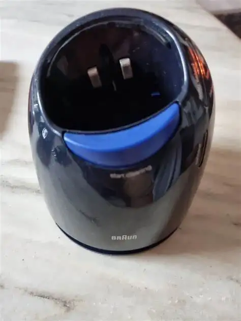 Станция очистки и зарядки Braun Clean&Charge - Устройства для бритья (Электроника) в Мытищи