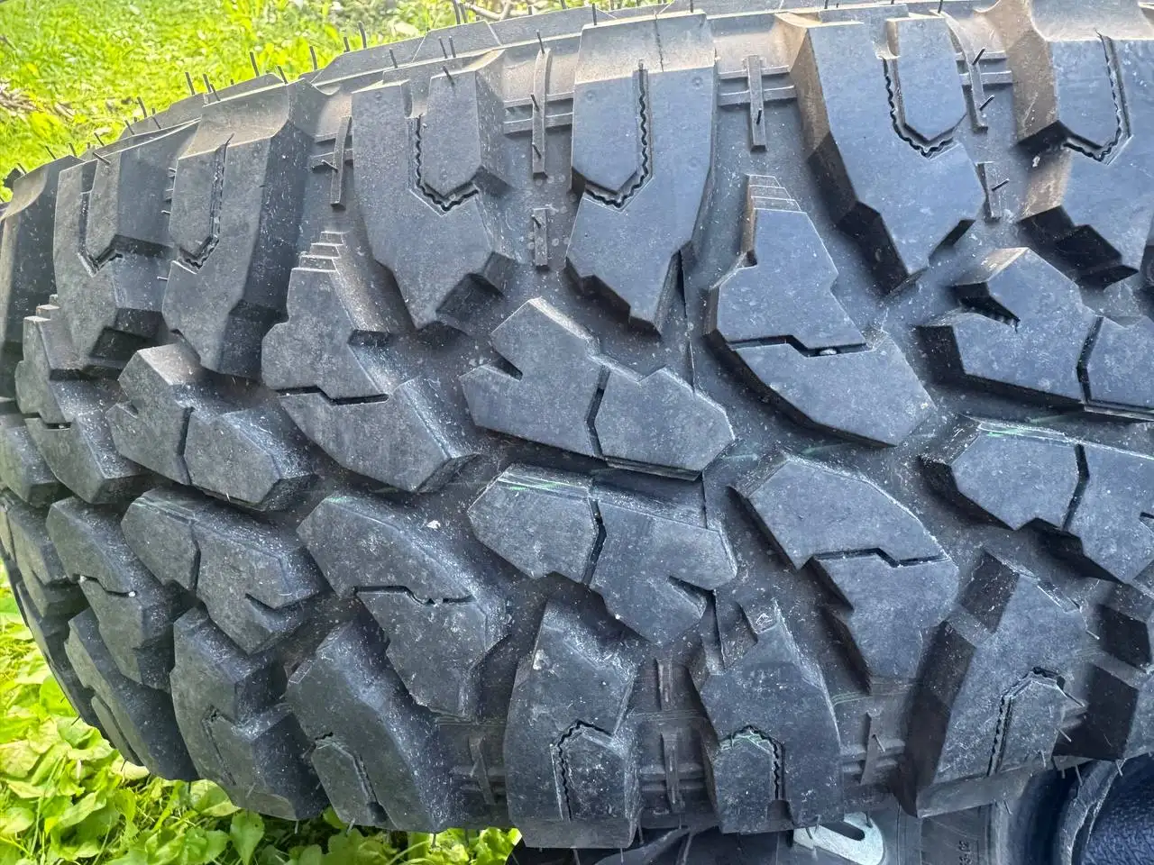 Почти новые шины Roadcruza RA3200 LT265/75 R16 - Шины (Авто) в Мытищи