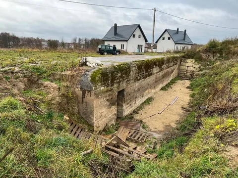 Продажа участка с бункером в п.Малое Васильково - Недвижимость в Малое Васильково