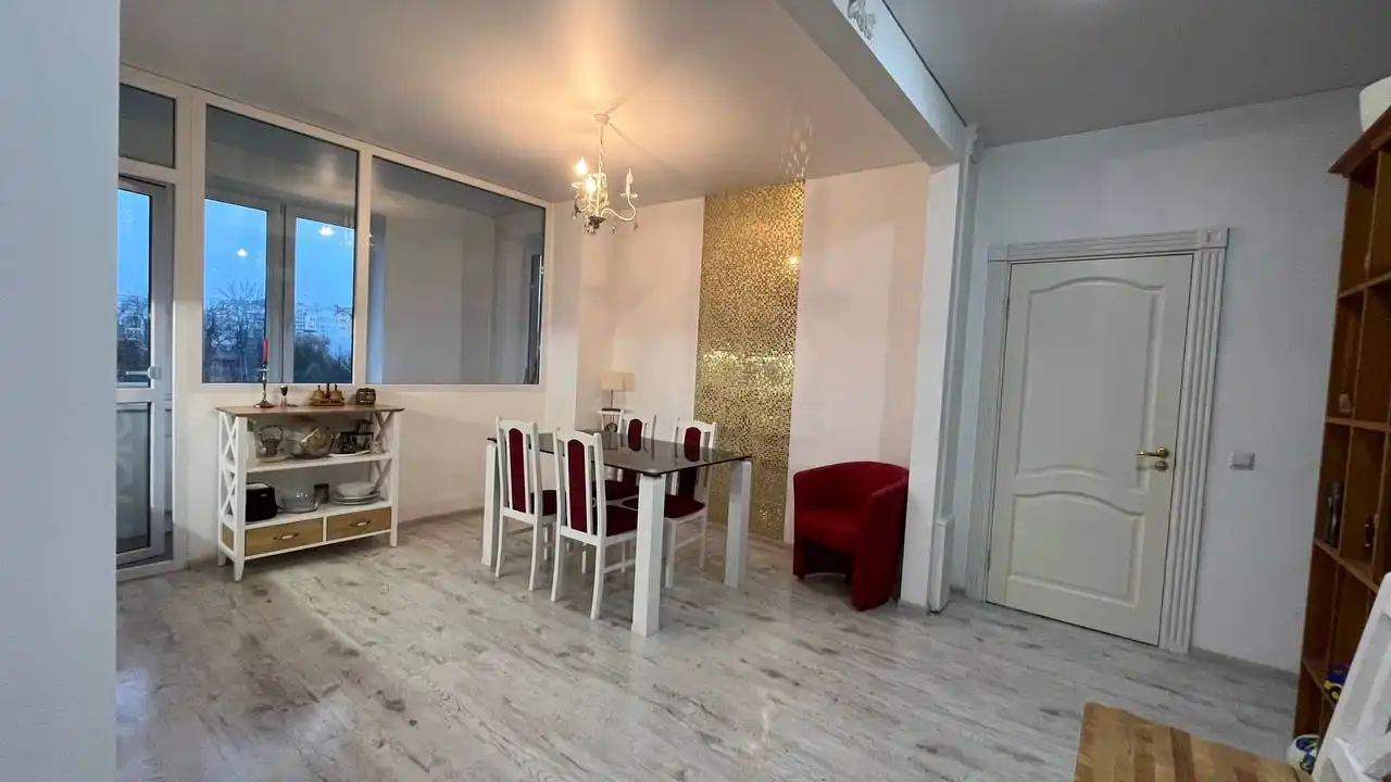 Продается 2-комнатная квартира с мансардой в Калининграде - Квартиры (Недвижимость) в Калининград